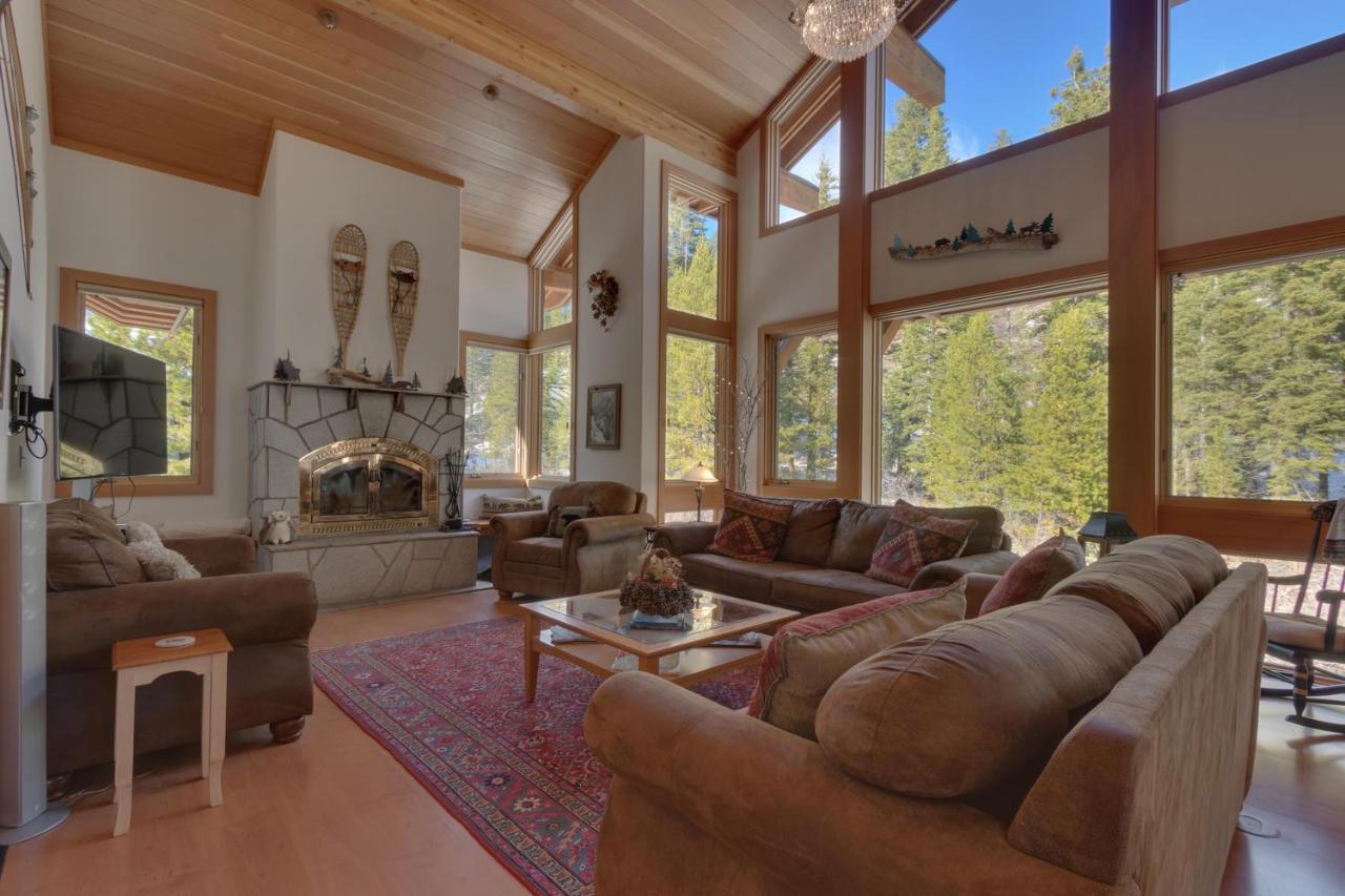 Creek Side- 4 Primary Suites, Hot Tub, Shuttle To Slopes, Pet Friendly Olympic Valley  Exterior photo